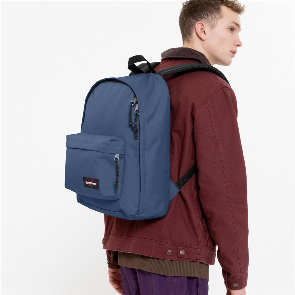 Eastpak OUT OF OFFICE, Rucksack, Powder Pilot (blau), 27L, mit Laptopfach