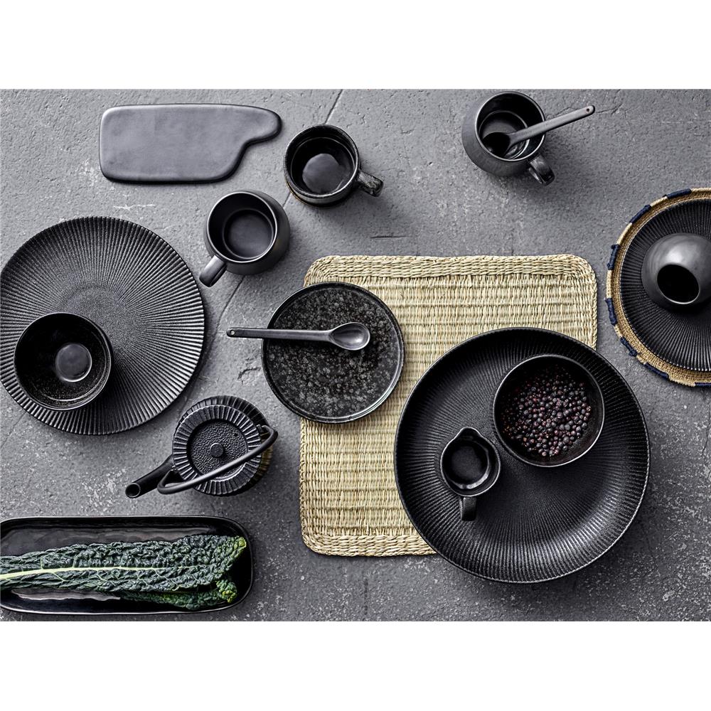 Bloomingville Neri Teller in Schwarz 23cm aus Steingut mit Gusseisen-Optik im nordischen Design