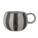 Bloomingville Serina Tasse, 510 ml, aus Steingut, in Schwarz/Weiß gestreift, dänisches Design