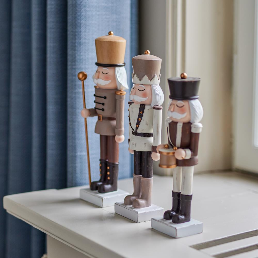 Bloomingville Darryl Nussknacker Braun 3er Set Holz Weihnachtsdeko Figuren