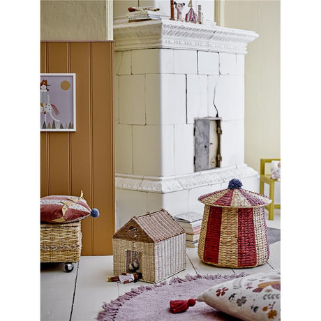 Bloomingville MINI Birsen Korb mit Deckel, Rot, Spielzeugkiste, Aufbewahrungskorb, dänisches Design