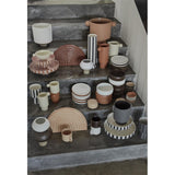 OYOY Toppu Blumentopf 10x15 cm, Schwarz/Weiß gestreift - vielseitig als Übertopf, Dekoschale, Vase