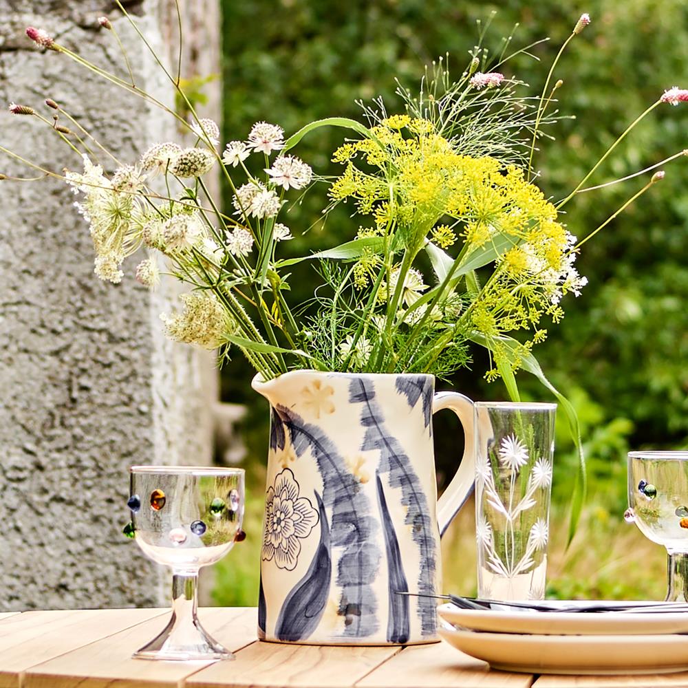 Bloomingville Anuuk Vase blau D14,5 cm aus Steingut – handdekorierte Blumenvase für Wohnzimmer