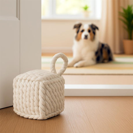 BOLTZE Türstopper quadratisch Strick Beige mit Schlaufe – als Buchstütze, Fensterstopper & Türhalter