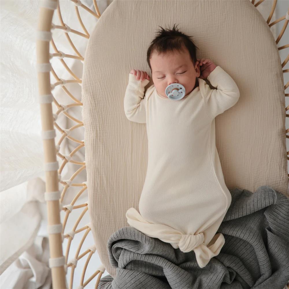Mushie Gestrickte Babydecke Rippenmuster, Gray Melange, aus 100% Bio-Baumwolle
