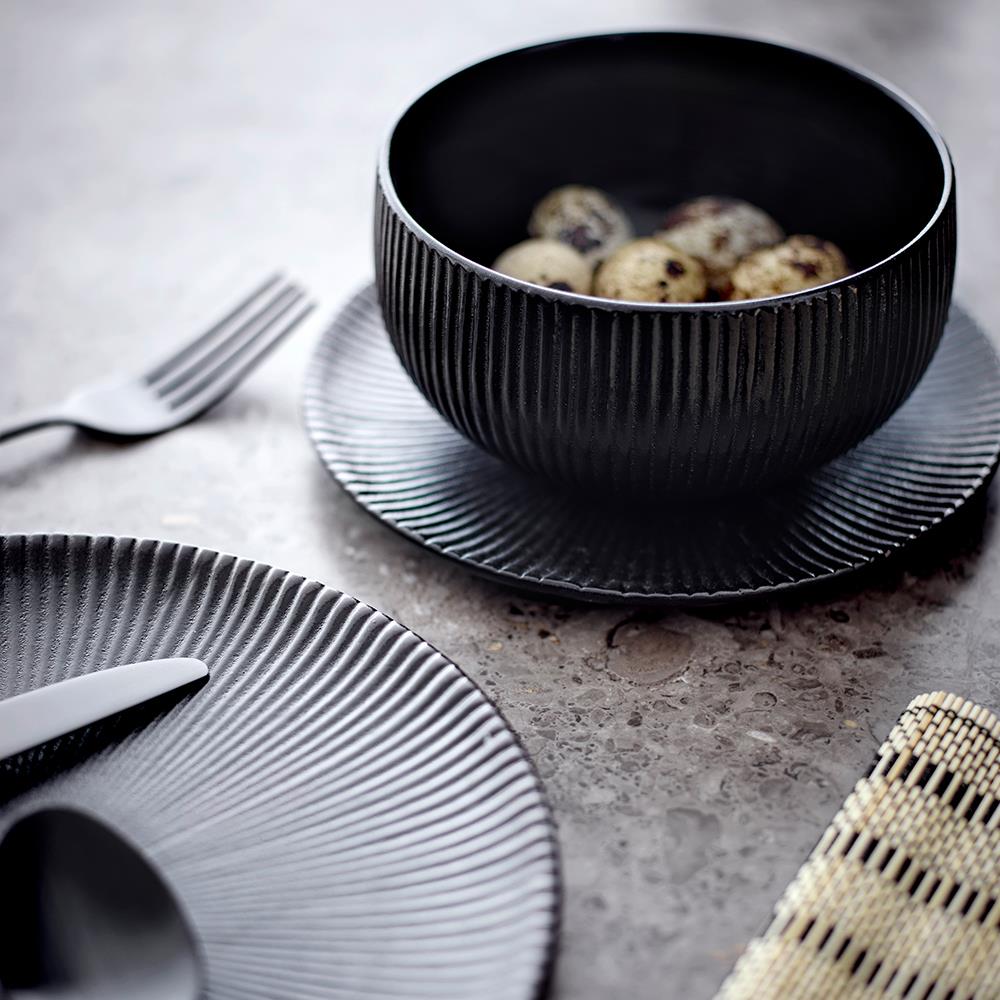 Bloomingville Neri Teller Schwarz – Steingut, Ø18 cm, skandinavisches Design mit Rillenstruktur