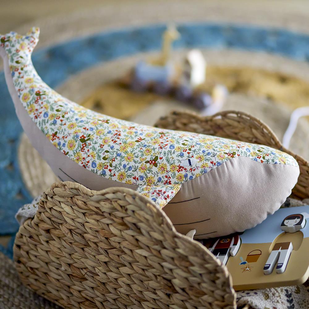 Bloomingville MINI Stofftier Gunne Wal Gelb 60 x 27 cm Baumwolle Kuscheltier Kuschelkissen Kinderzimmer