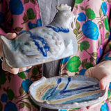 Bloomingville Heni Butterdose aus Steingut, Rose – dekorative Dose in Huhn-Form