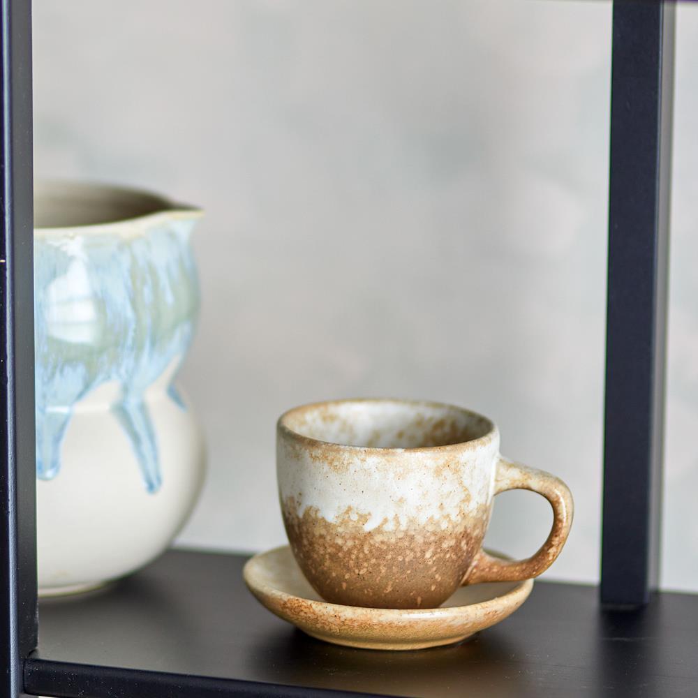 Bloomingville Brenta Tasse mit Untertasse aus Steingut in Natur 185 ml – 4er Set für Küche