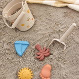 Bloomingville MINI Agnes Strand- & Sandspielzeug aus Silikon, 6er Set
