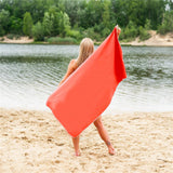 NILS Mikrofaserhandtuch 140x70 cm in Korallenrot - schnelltrocknendes Handtuch für Camping, Strand & Sport