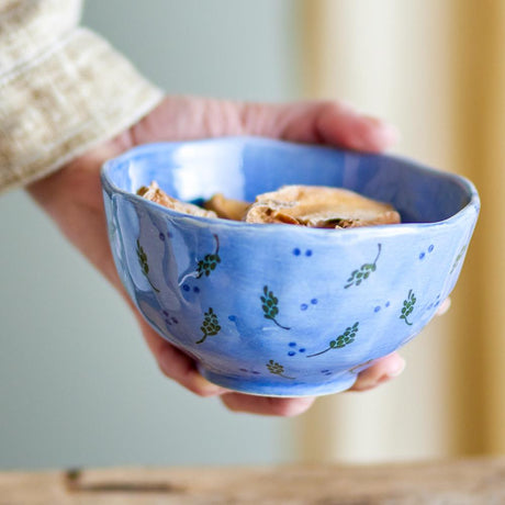 Bloomingville Pippine Schale aus Steingut in Blau – handbemalte Schale für Küche und Tischdeko