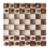 Umbra Wobble Schach Set mit vertieften Spielfeldern Ahorn- und Walnussholz
