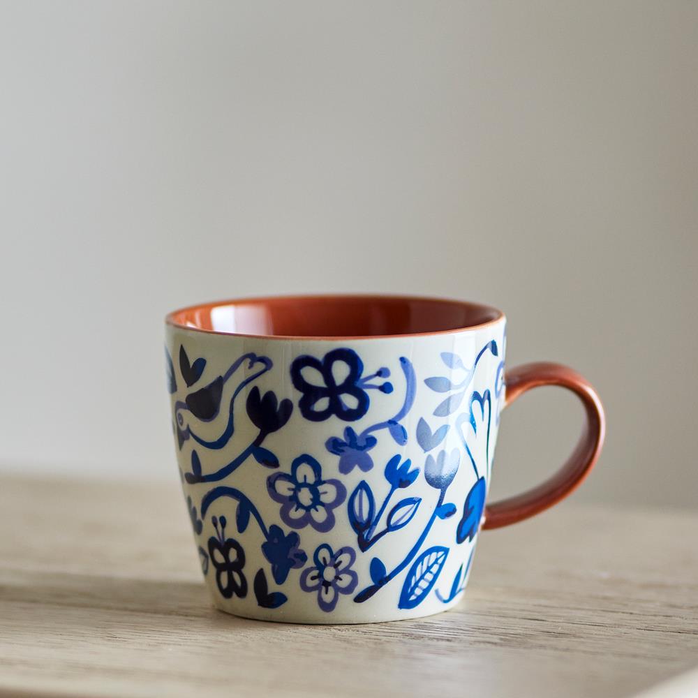 Bloomingville Figuria Tasse 4er Set blau - Steingut Tassen mit Blumenmuster für Küche & Tischdeko