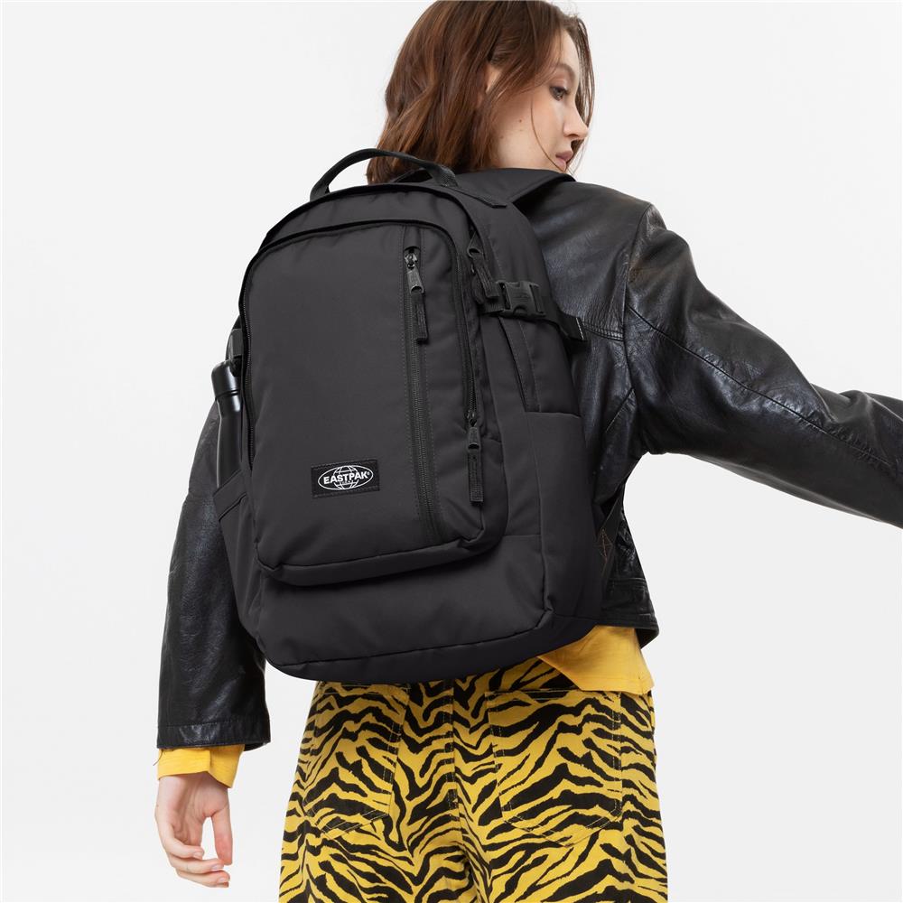 Eastpak SMALLKER, Rucksack, CS Mono Black2 (schwarz), 26L, mit Flaschenhalter und Laptopfach
