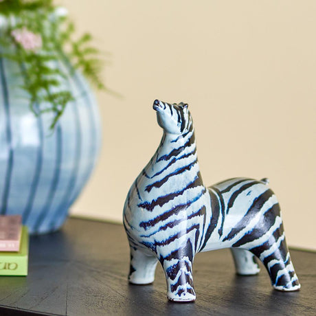 Bloomingville Zayn Deko aus Steingut in Blau – tierische Dekofigur für Wohnzimmer & Regal