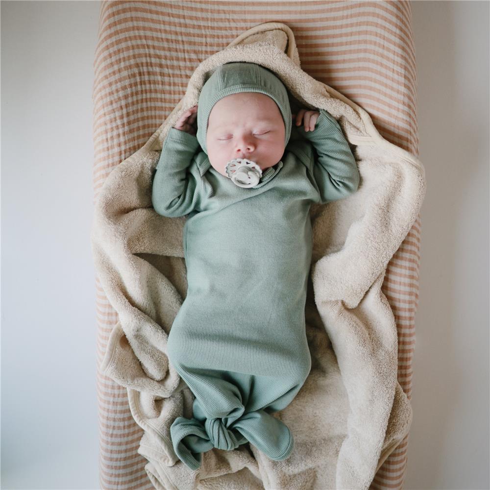 Mushie Baby-Kapuzenhandtuch, Fog, aus 100% Bio-Baumwolle