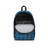 Eastpak OUT OF OFFICE, Rucksack, Checker Blue (blau), 27L, mit Laptopfach