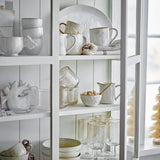 Bloomingville Winter Tasse – mit geprägtem Tannenzweig-Motiv, Weihnachten, dänisches Design