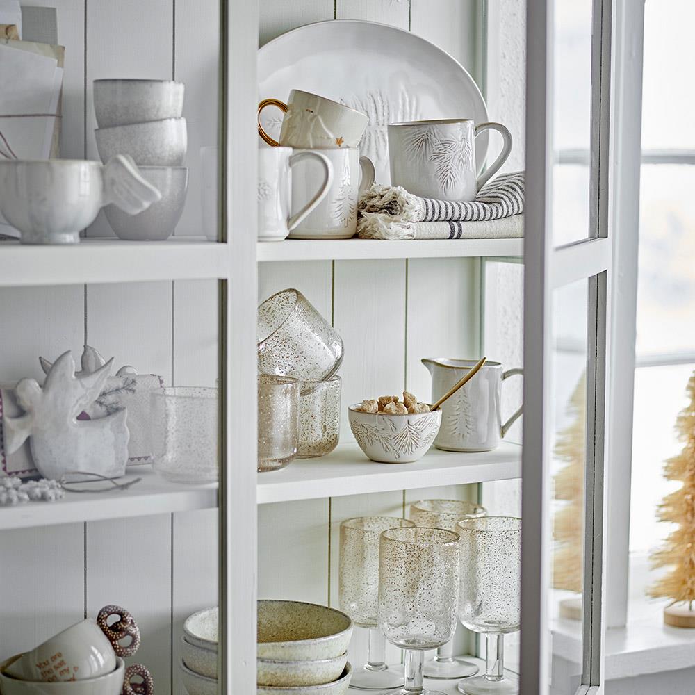 Bloomingville Winter Tasse – mit geprägtem Tannenzweig-Motiv, Weihnachten, dänisches Design