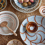 Bloomingville Heikki Schale – große Steingutschale, handbemalt in Braun & Blau, Ø 32 cm