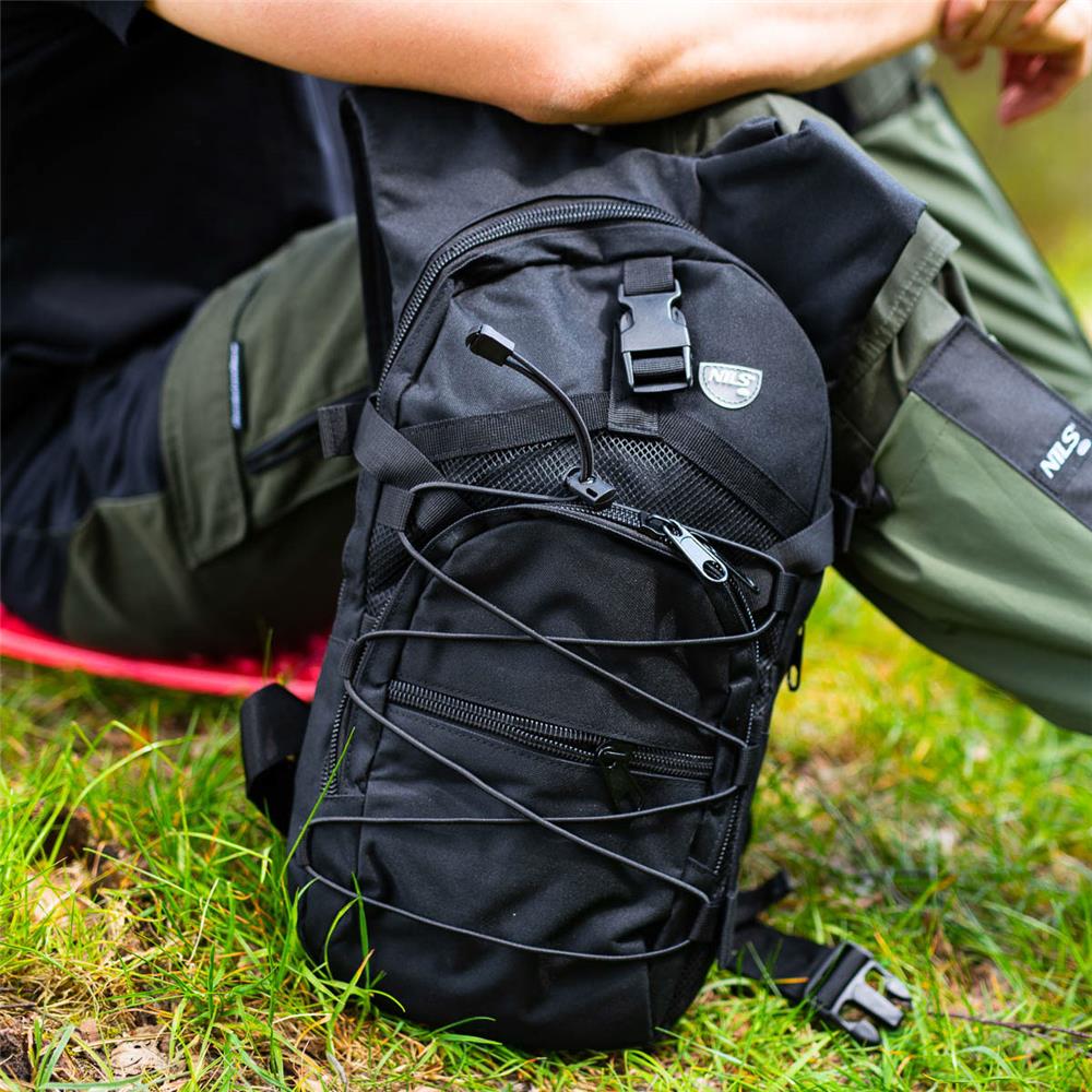 NILS CAMP taktischer Rucksack Crab 15L in Schwarz - Outdoor Rucksack für Wandern & Trekking