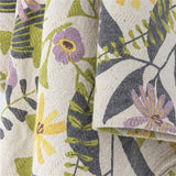 Bloomingville Camelie Wohndecke Blumen 160 x 130 cm mit recycelter Baumwolle mit Quasten