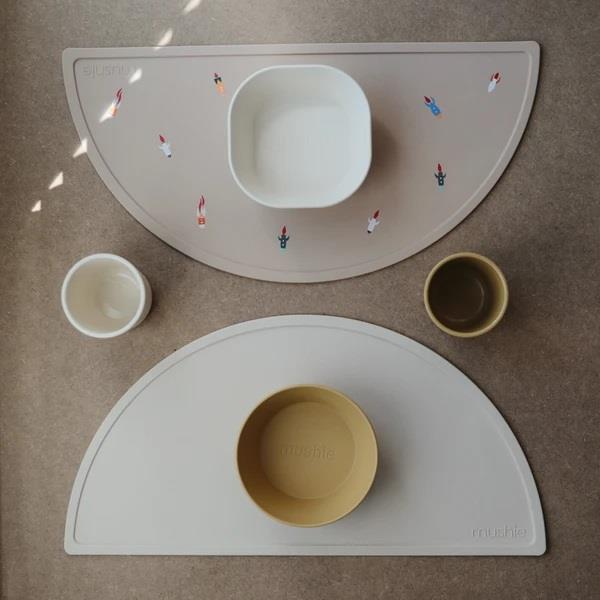 Mushie Silikon-Platzdeckchen, Shifting Sand, Tischset, BPA-frei