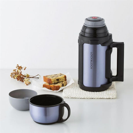 LocknLock Isolierkanne 1,5 L Blau - Thermoskanne Edelstahl mit Becher & Tragegurt