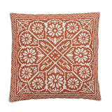 Bloomingville Madita Kissen, Rot, Baumwolle – traditionelles Muster mit Blumenmotiv, 40x40 cm