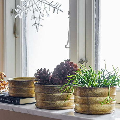 Bloomingville Lucilla Blumentopf 3er-Set – Dekotöpfe aus Metall im rustikalen Goldlook