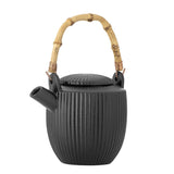 Bloomingville Neri Teekanne Schwarz – Steingut, 850 ml, Bambusgriff, skandinavisches Design mit Rillenstruktur