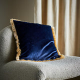 Bloomingville Eydis Kissen Blau – Dekokissen 45x45 cm aus Viskose & Baumwollvelours