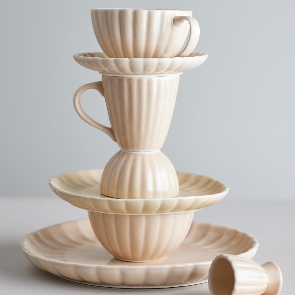 Bloomingville Latina Tasse mit Untertasse Beige Steingut 180ml