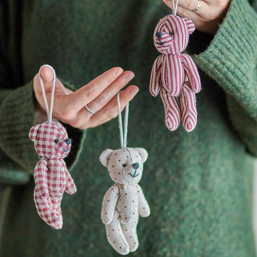 Bloomingville Salwa Teddybär Weihnachtsanhänger, Rot, 3er Set Baumschmuck