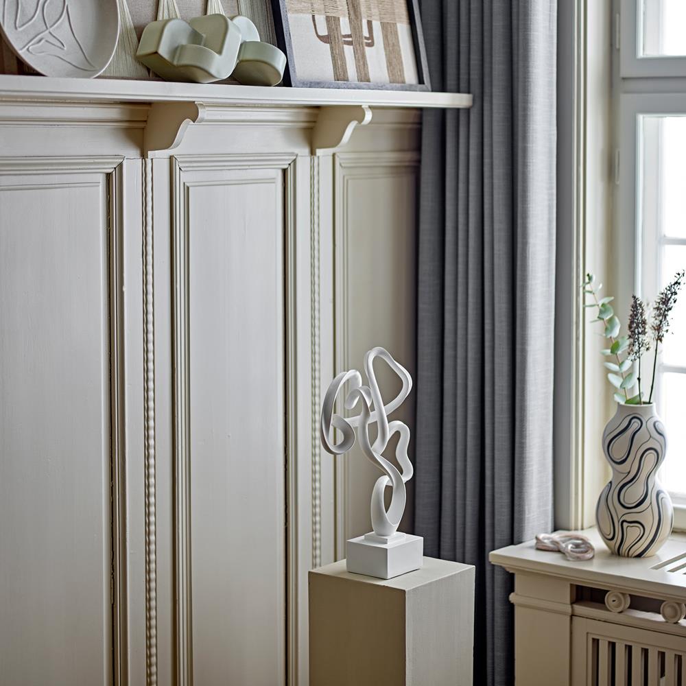 Bloomingville Nicola Vase aus Steingut in Schwarz – dekorative Vase für Wohnzimmer und Fensterbank