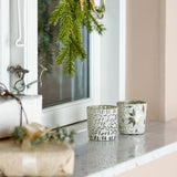 Bloomingville Myr Windlichter, Weiß, Glas 2er Set Teelichthalter mit Blattmotiv
