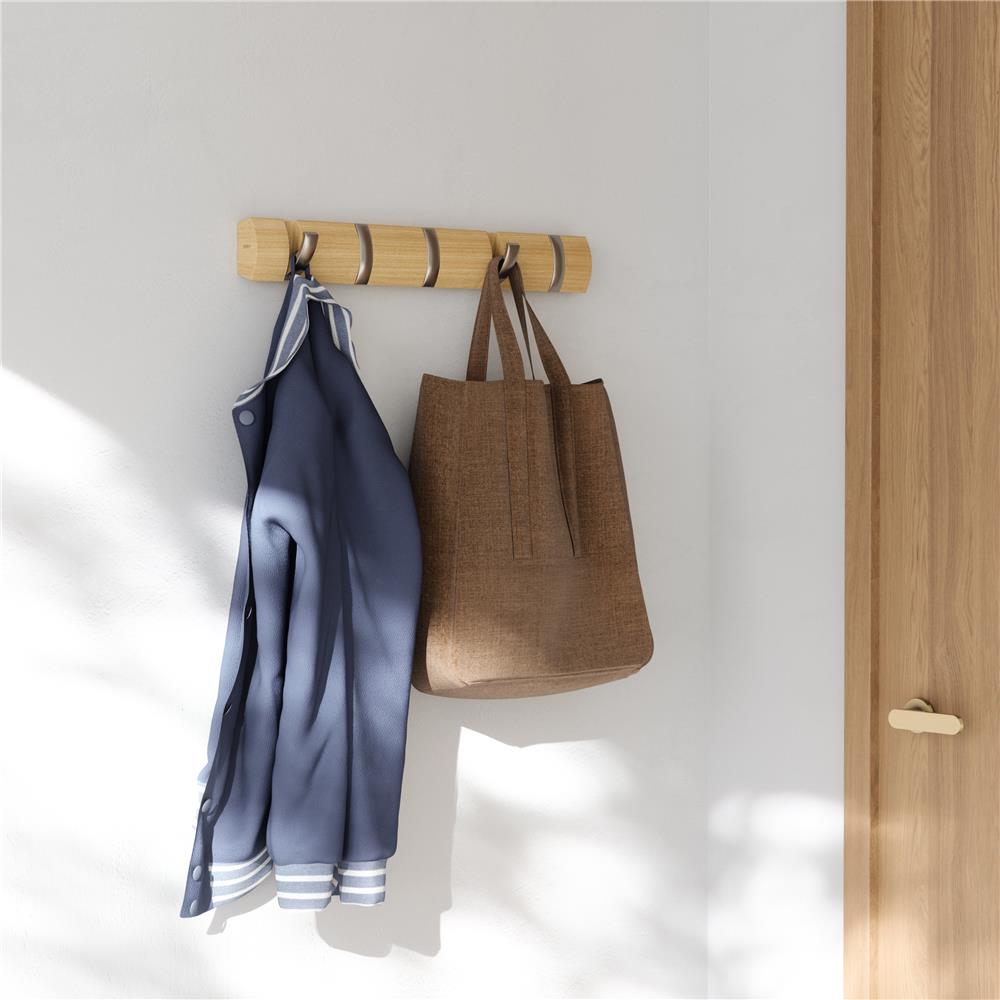 Umbra Flip Wandgarderobe, Garderobenleiste in Natur, mit 5 beweglichen Haken in Silber