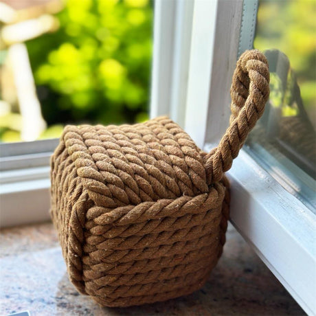 BOLTZE Türstopper quadratisch Strick Braun (2 Stück) – als Buchstütze, Fensterstopper & Türhalter