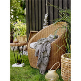 Bloomingville Gutte Wohndecke Schwarz 160 x 130 cm mit recycelter Baumwolle mit Fransen