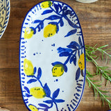 Bloomingville Maxima Servierplatte blau L29 cm aus Steingut – handbemalte Platte für Küche & Tischdeko
